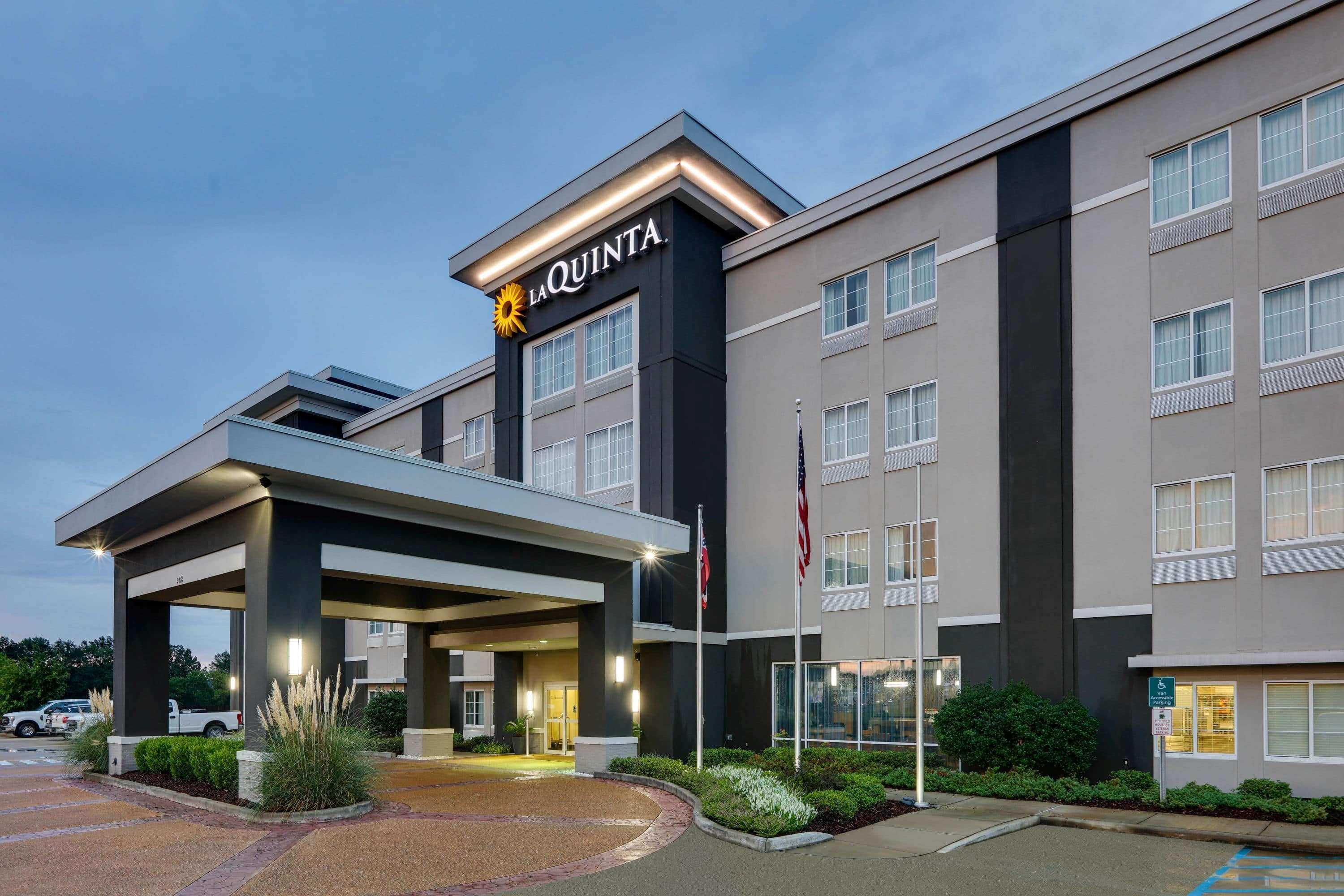 La Quinta By Wyndham Starkville At Msu Exterior photo